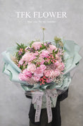 Load image into Gallery viewer, Designer Arrangement - TFK Flower