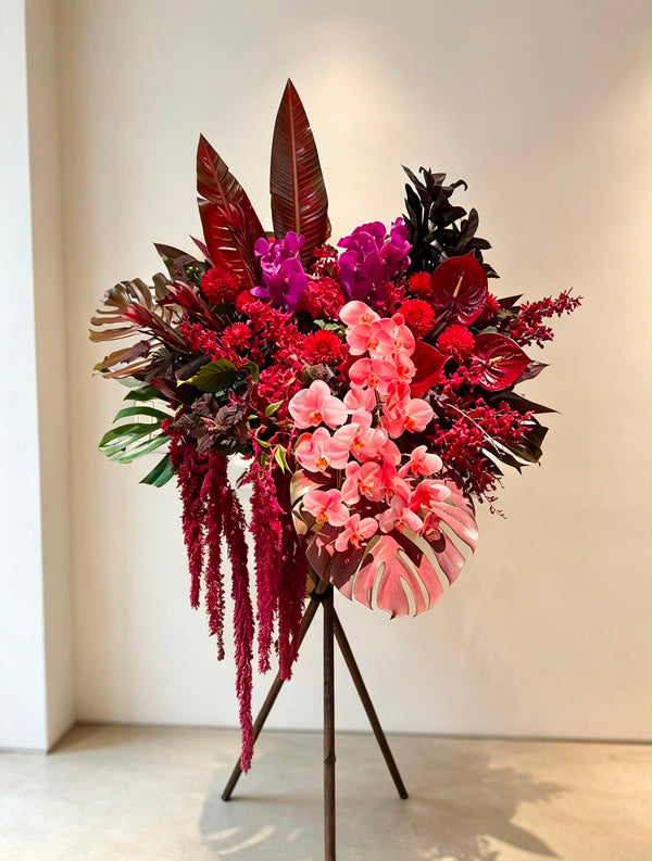 赤霓・開張花籃 · NEON CRIMSON Grand Opening Flower Stand
