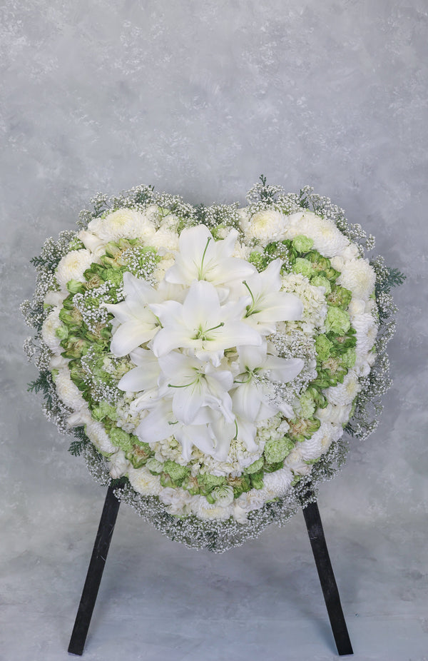 白事心型花籃 · Heart-Shaped Funeral Basket