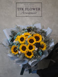 Load image into Gallery viewer, Sunflower Bouquet - TFK Flower