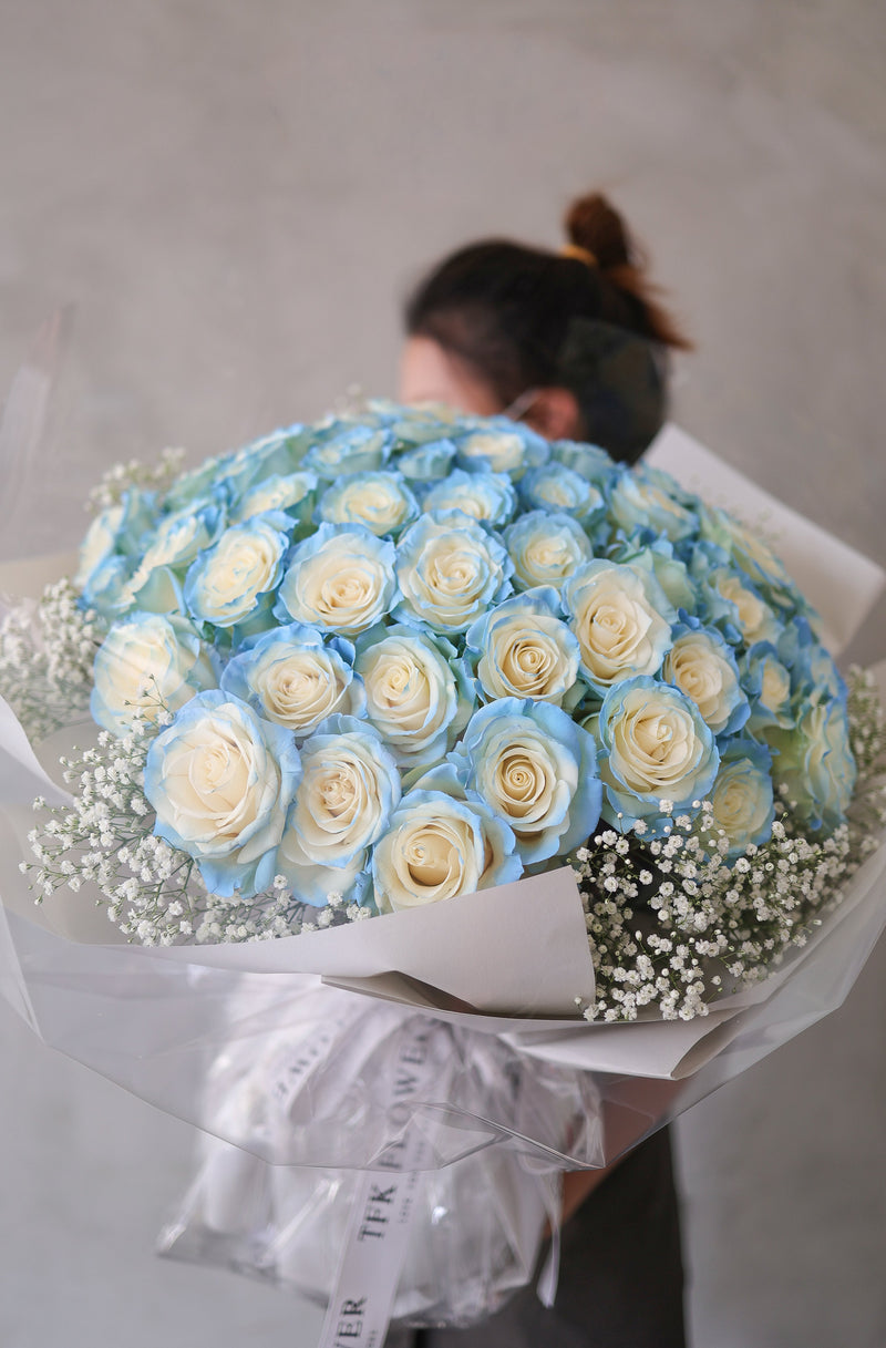 碎冰藍玫瑰花束 · Crushed Ice Blue Roses